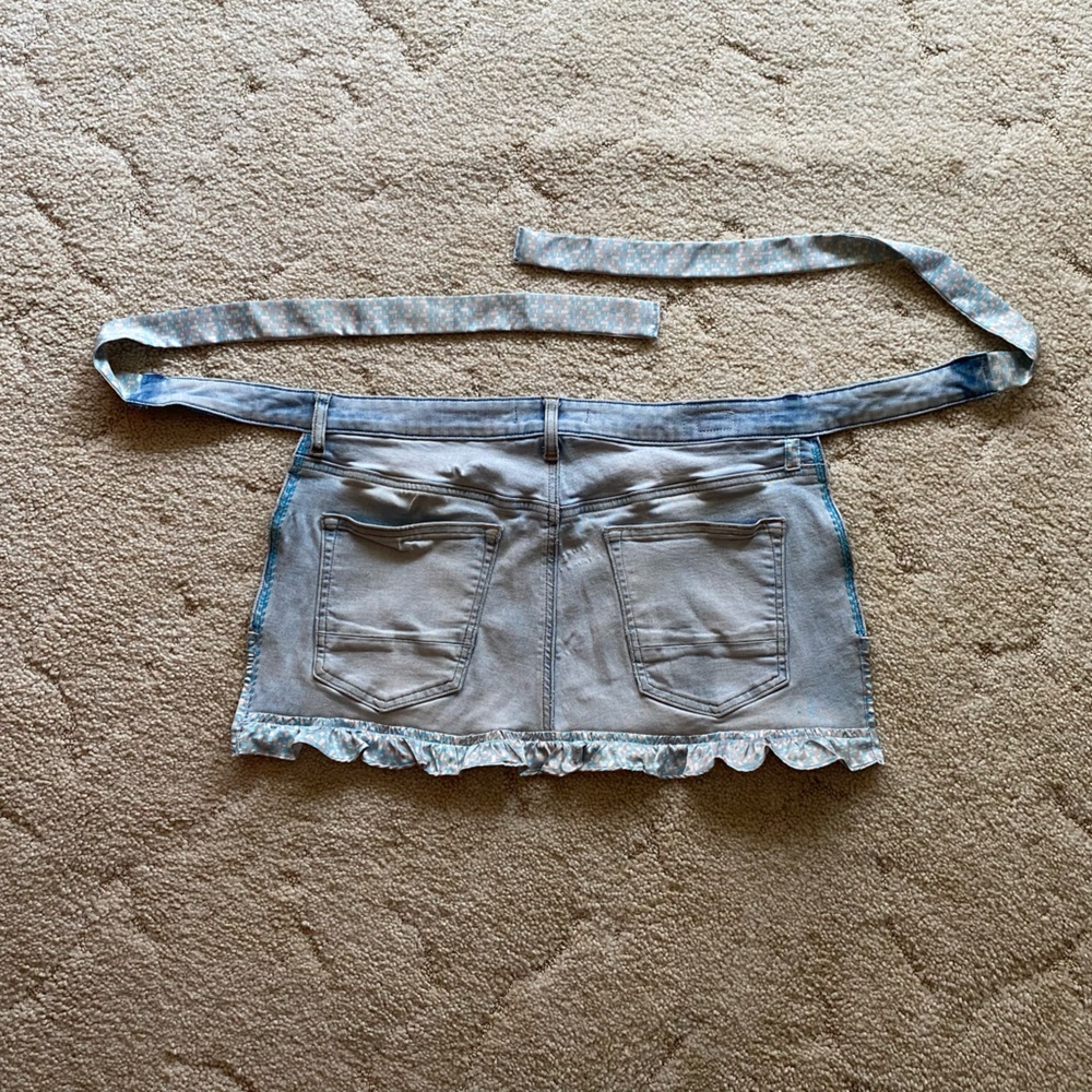 Apron: hand crafted distressed denim waist work apron with ruffle and stitching. - Picture 2 of 5